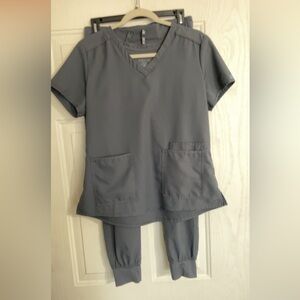 Med Couture Insight Scrub Set